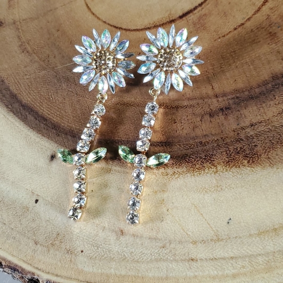 Madison Accesorios Jewelry - ❤HP❤🌻🌻Sunflower Earrings 🌻 🌻